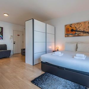 Bright & Comfy Flat In Lisbon By Lovelystay